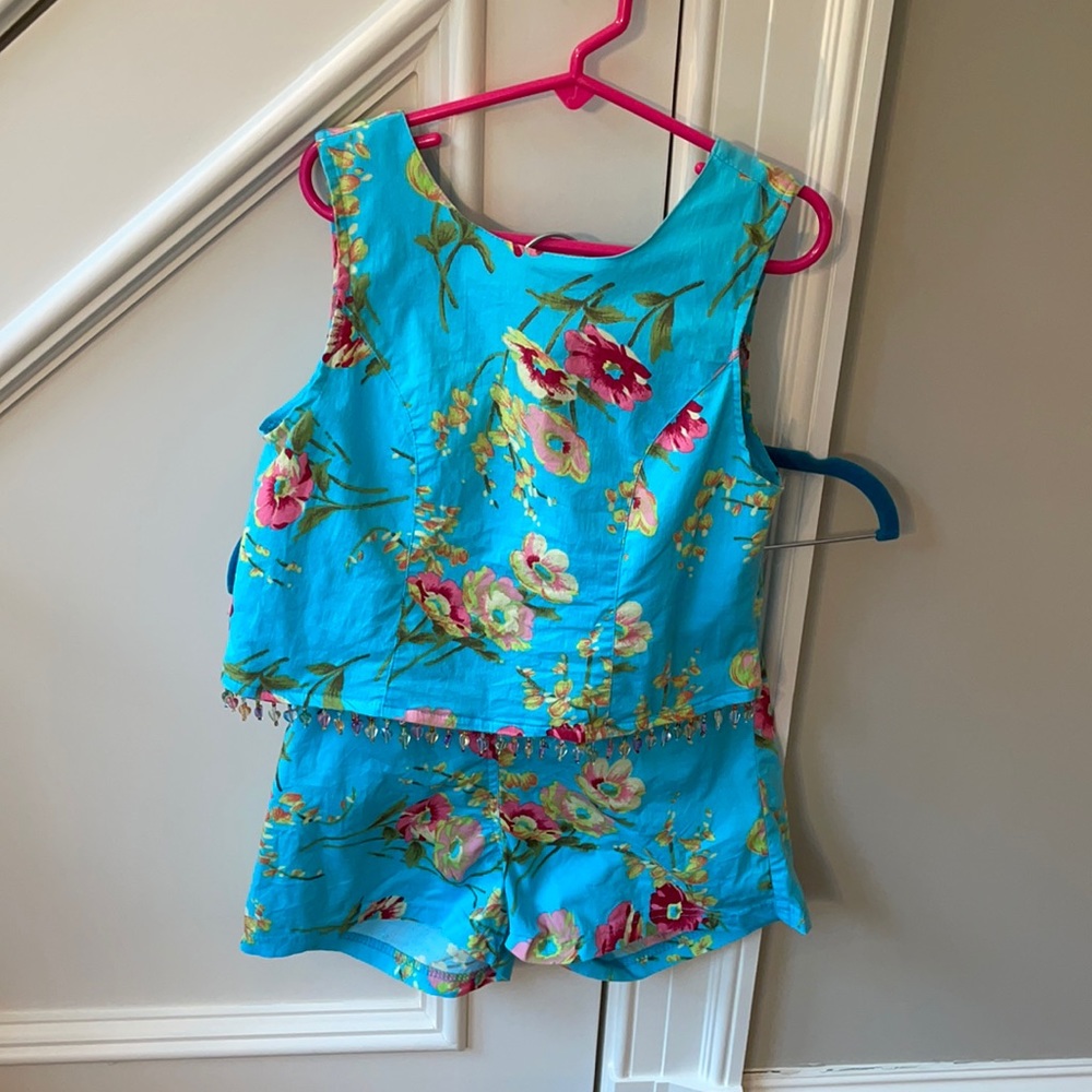 Cute short set with hanging beads girls size 12